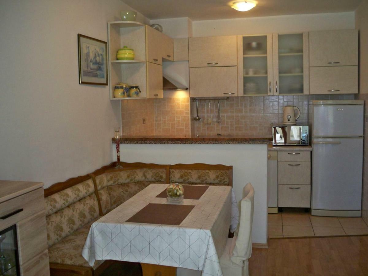 Apartmani Perkovic Baška Voda エクステリア 写真