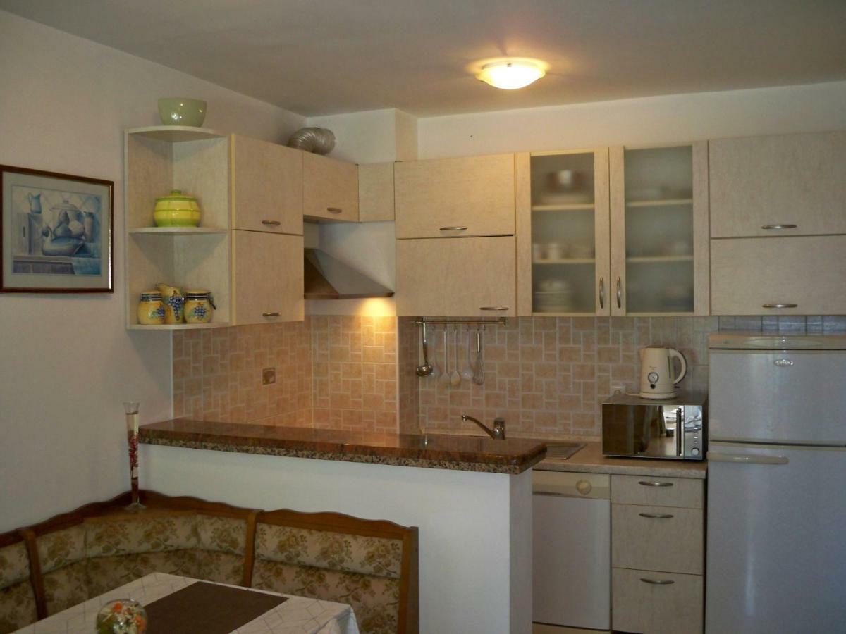 Apartmani Perkovic Baška Voda エクステリア 写真